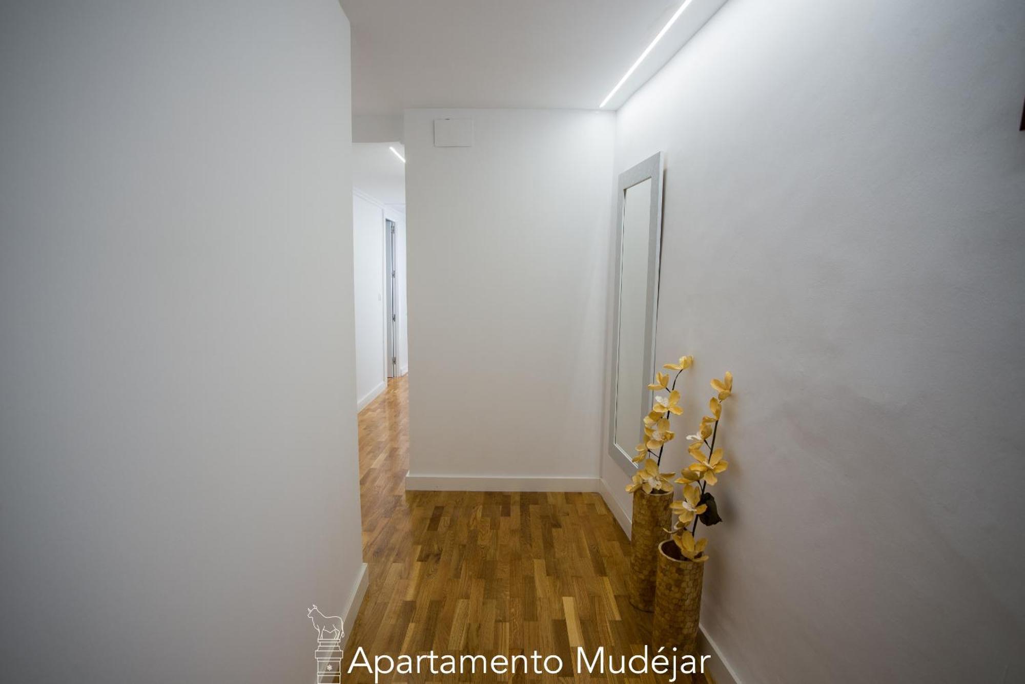 Plaza Del Torico Apartment *
