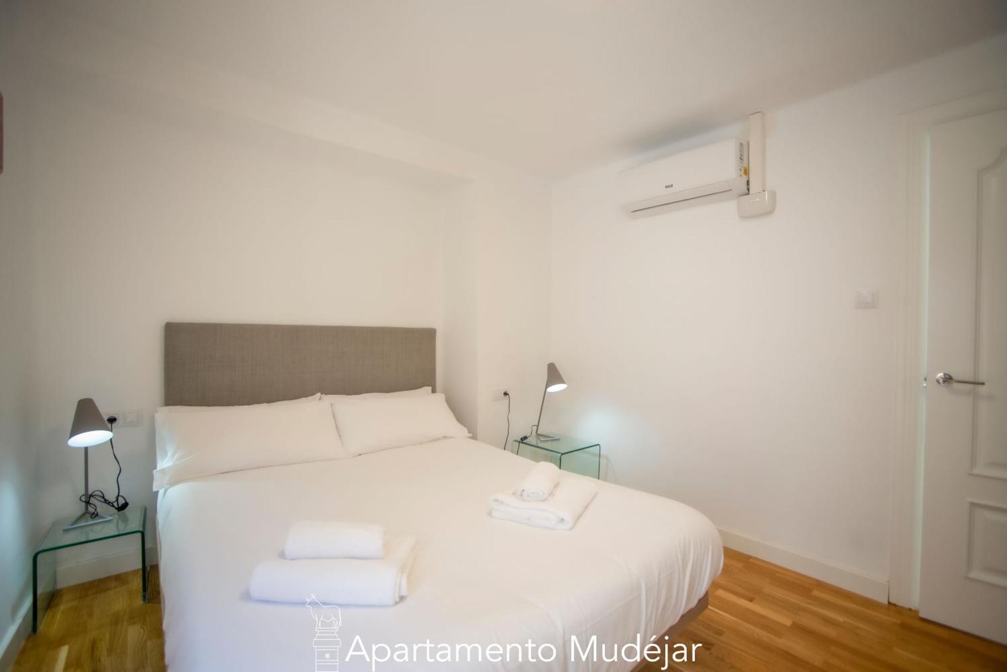 Apartment Plaza Del Torico